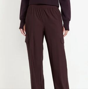 High-Waisted SleekTech Wide-Leg Cargo Pants